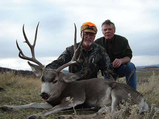 elk hunting, mule deer hunting, elk hunt wyoming, deer hunt wyoming, hunt wyoming private ranches, trophy mule deer, trophy elk, guided hunt wyo