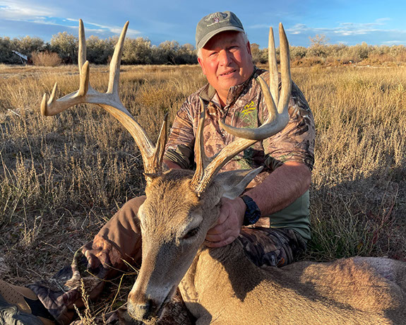 elk hunting, mule deer hunting, elk hunt wyoming, deer hunt wyoming, hunt wyoming private ranches, trophy mule deer, trophy elk, guided hunt wyo